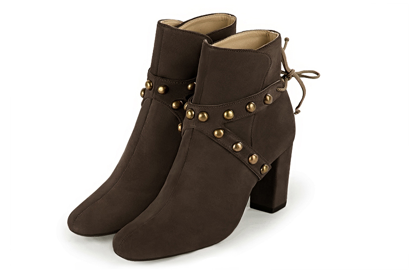 Dark brown women's ankle boots with laces at the back. Round toe. High block heels. Front view - Florence KOOIJMAN